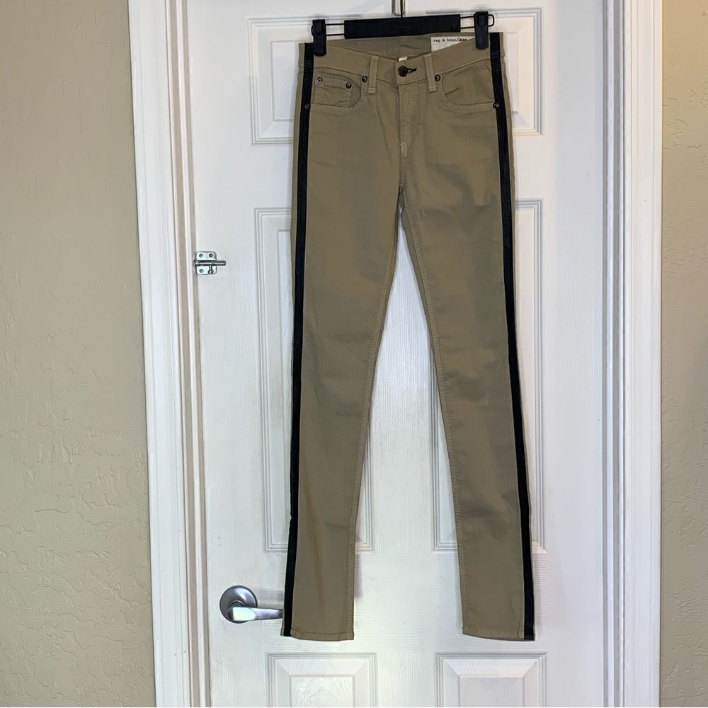 Rag & Bone Jean tuxedo trim skinny jean in khaki/black trim. Size 24